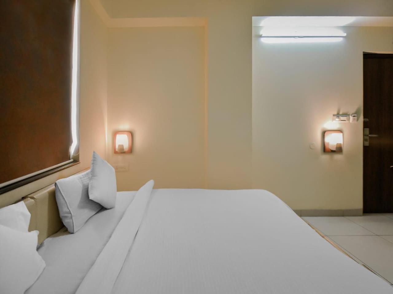 Hotel Vijaydeep Place Near Delhi Airport New Delhi Bagian luar foto