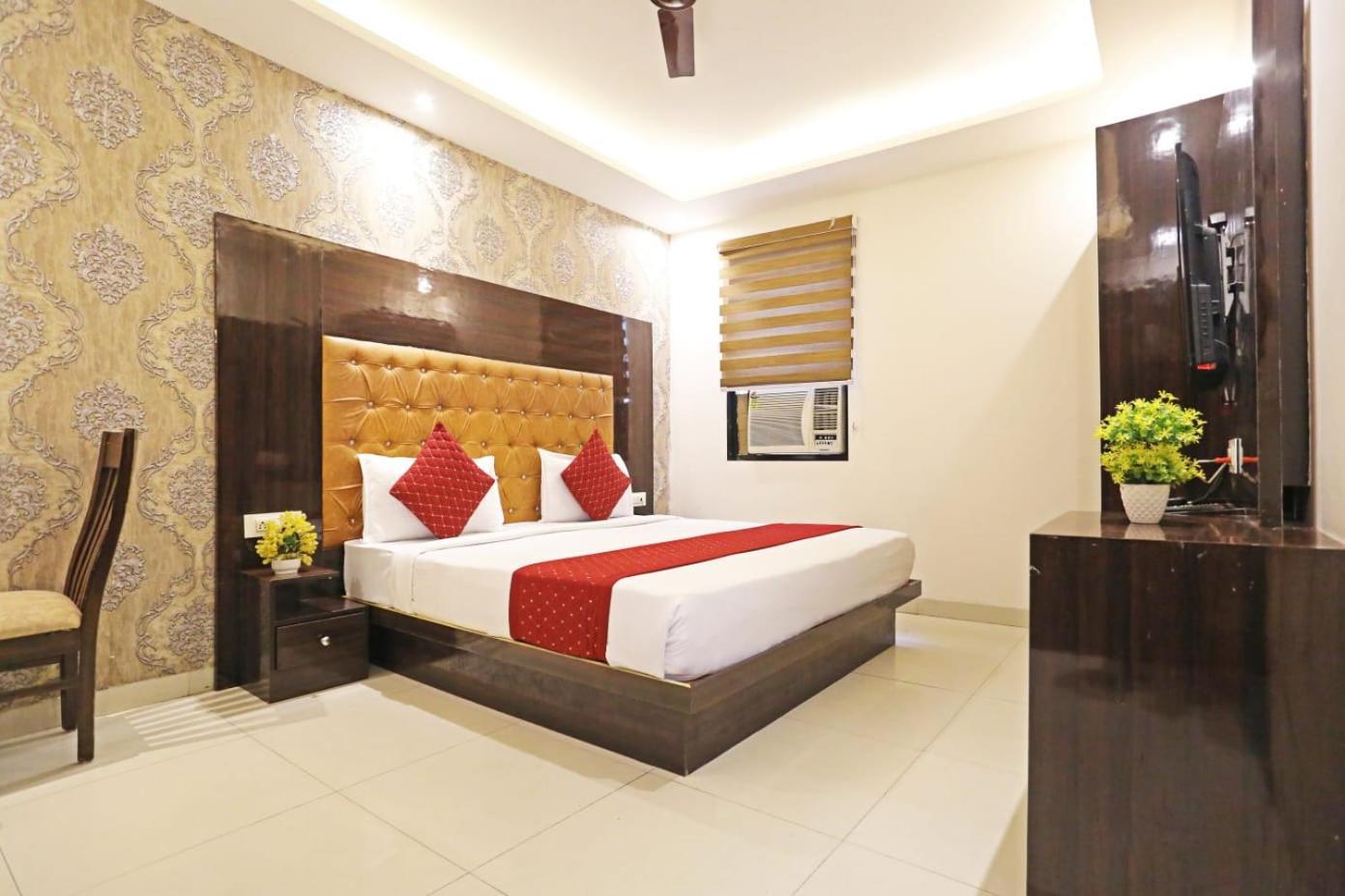 Hotel Vijaydeep Place Near Delhi Airport New Delhi Bagian luar foto