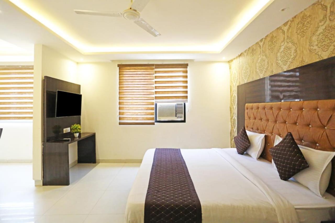 Hotel Vijaydeep Place Near Delhi Airport New Delhi Bagian luar foto