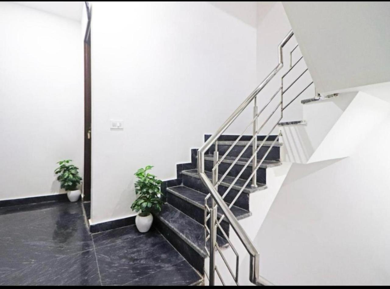 Hotel Vijaydeep Place Near Delhi Airport New Delhi Bagian luar foto