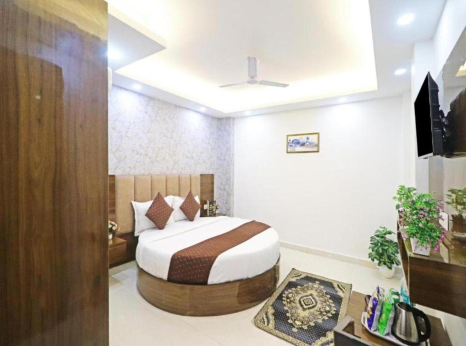 Hotel Vijaydeep Place Near Delhi Airport New Delhi Bagian luar foto
