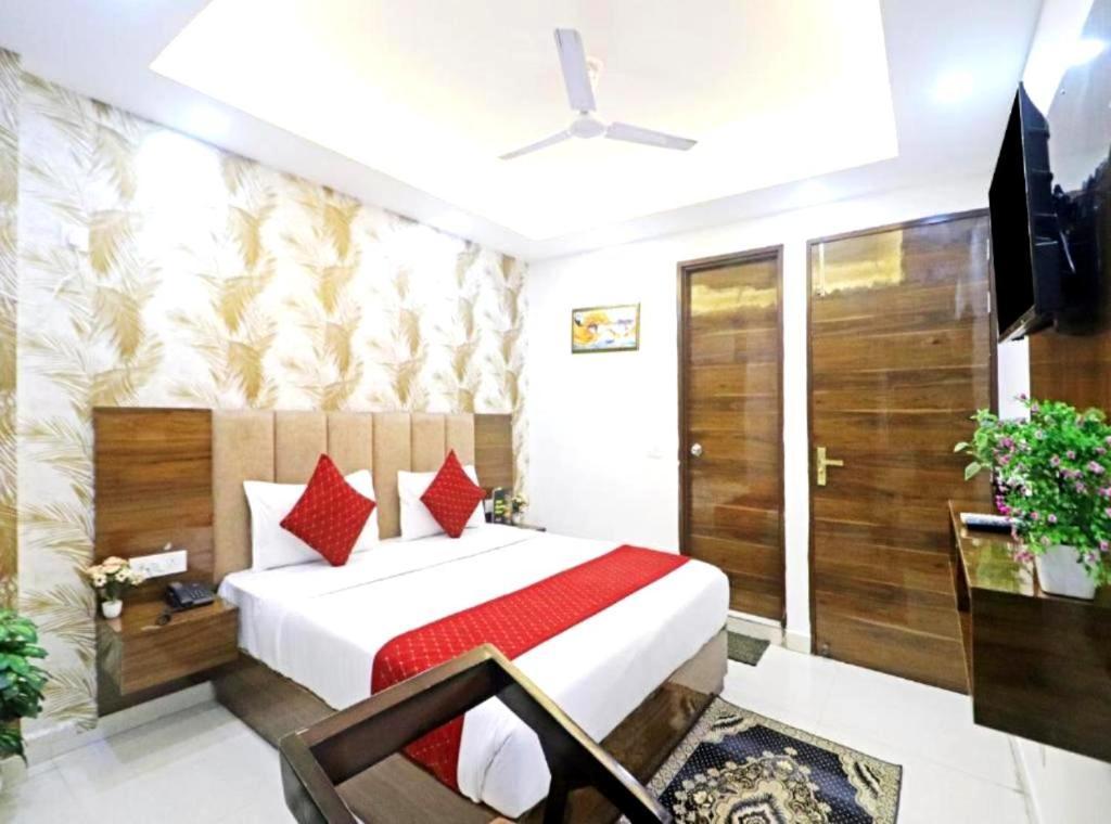 Hotel Vijaydeep Place Near Delhi Airport New Delhi Bagian luar foto