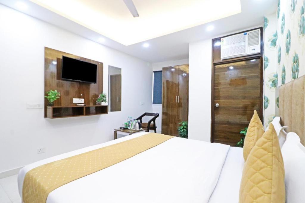 Hotel Vijaydeep Place Near Delhi Airport New Delhi Bagian luar foto