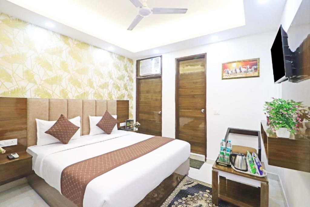 Hotel Vijaydeep Place Near Delhi Airport New Delhi Bagian luar foto
